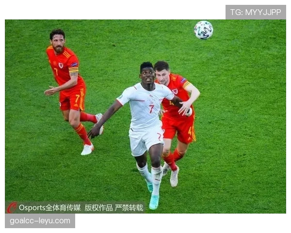 意大利队战术革新欧洲杯表现亮眼,状态回升引发热议 意大利队战术革新欧洲杯表现亮眼,状态回升引发热议