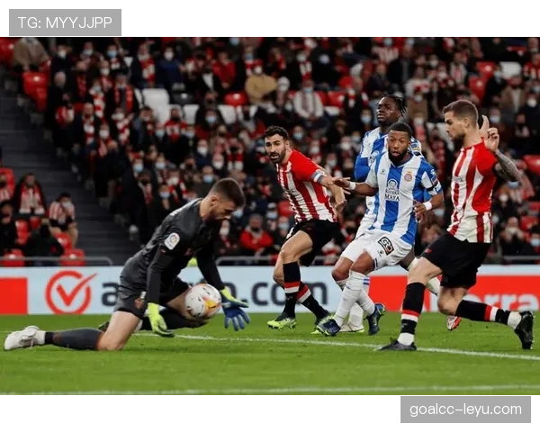 西甲铁壁之争:哪支球队本赛季筑起最稳固后防? 西甲铁壁之争:哪支球队本赛季筑起最稳固后防?