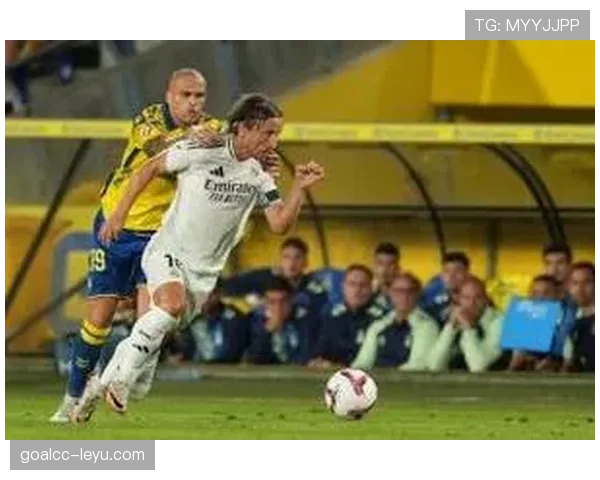 维尼修斯怒斥种族歧视，西甲赛场掀起反歧视抗争浪潮