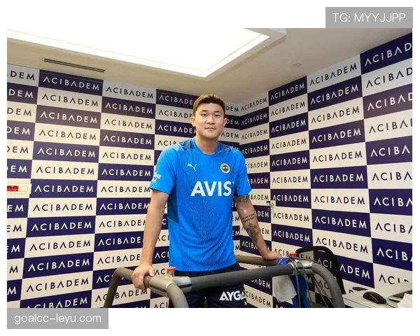 金玟哉回望那不勒斯高光岁月:状态回升,渐入佳境 金玟哉回望那不勒斯高光岁月:状态回升,渐入佳境