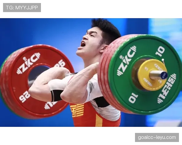 石智勇穿得比明星还精致，球队里谁敢说他土？